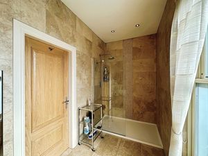 Photo 16- click for photo gallery